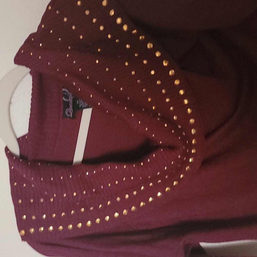 Sweater - Picture 2 of 2